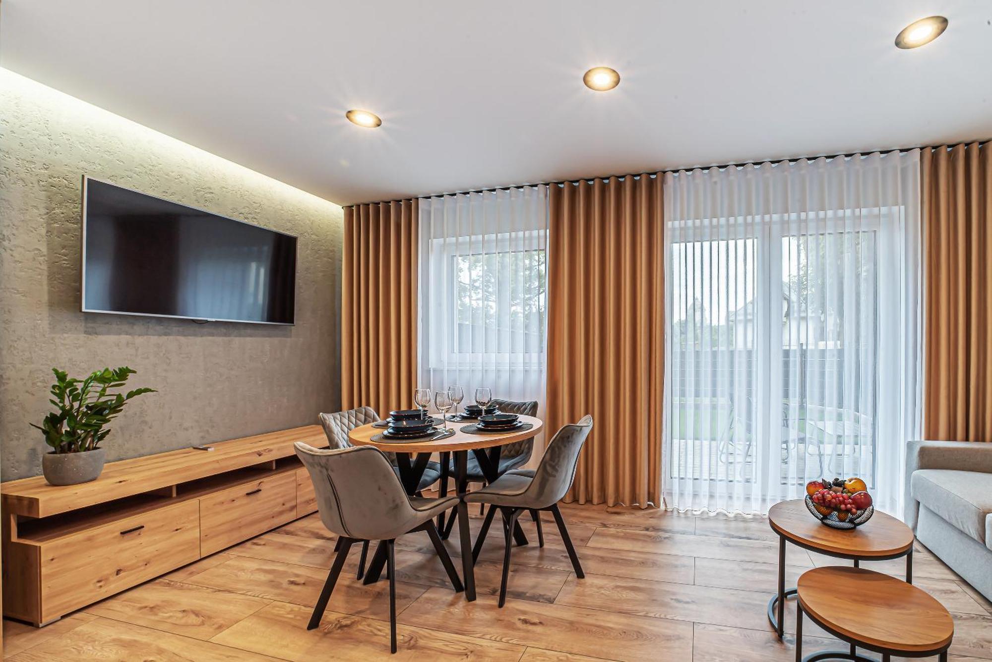 Apartament Labradoryt, Klimatyzacja, Parking Priv Болеславец Экстерьер фото