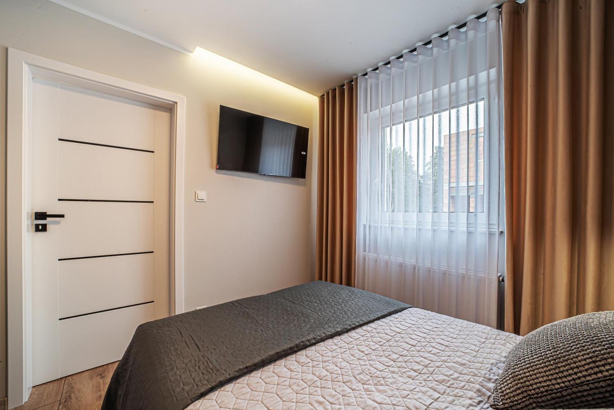 Apartament Labradoryt, Klimatyzacja, Parking Priv Болеславец Экстерьер фото